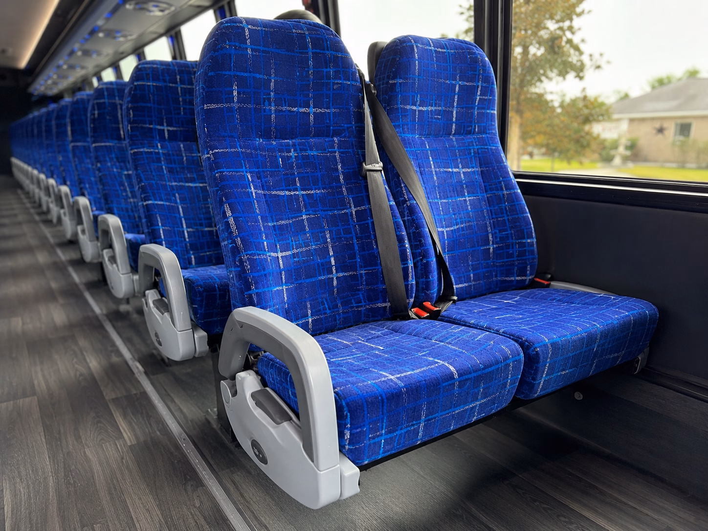 charter buses to roger williams park zoo and providence museums