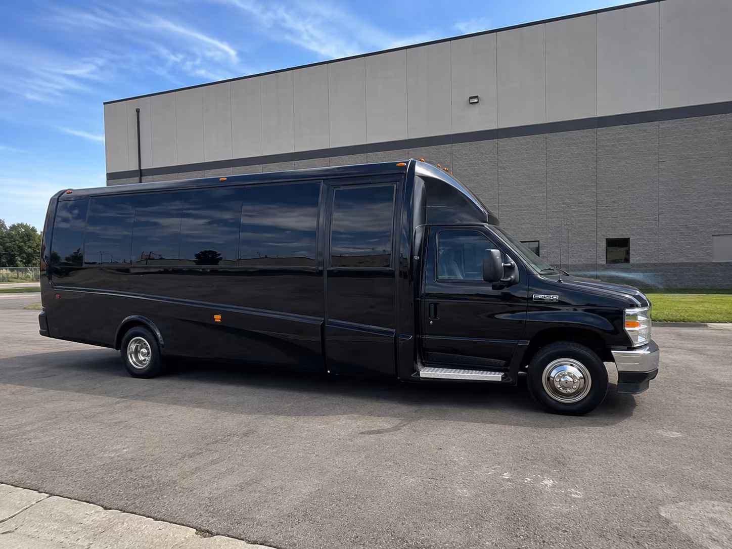 get your wedding shuttle to kirkbrae country club in lincoln