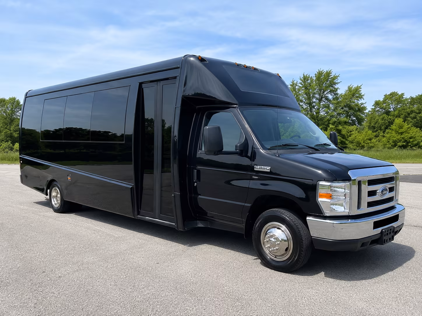 minibus and motorcoach rentals for slater mill and rhode island history trips