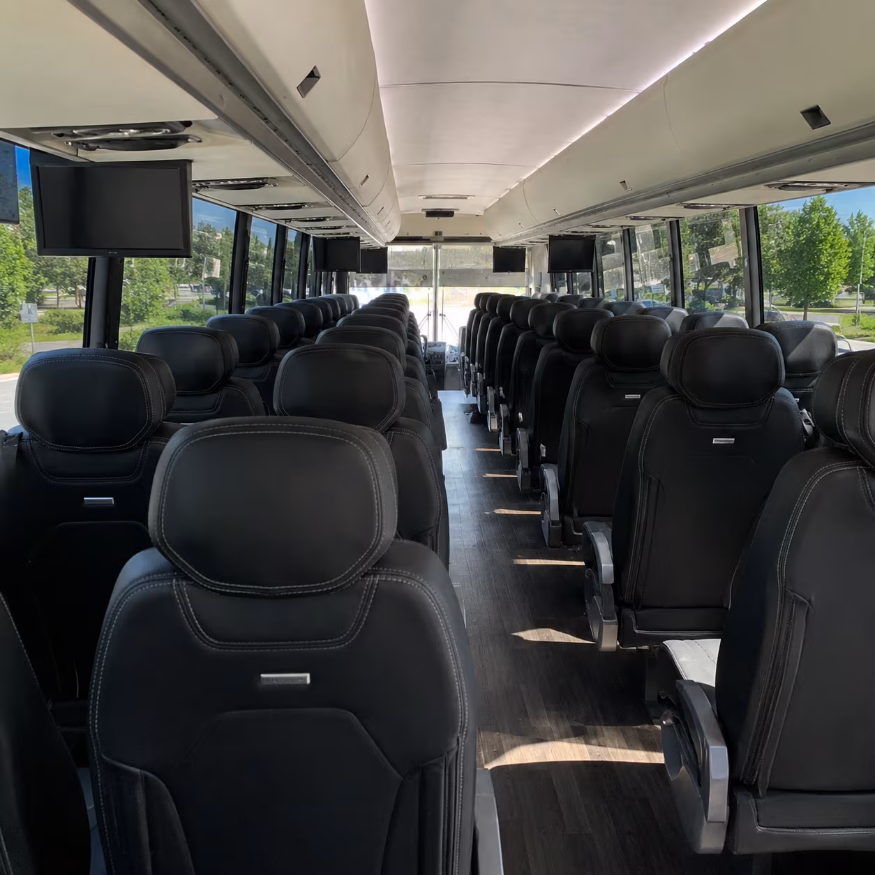 new bedford comfortable charter buses for government military personnel